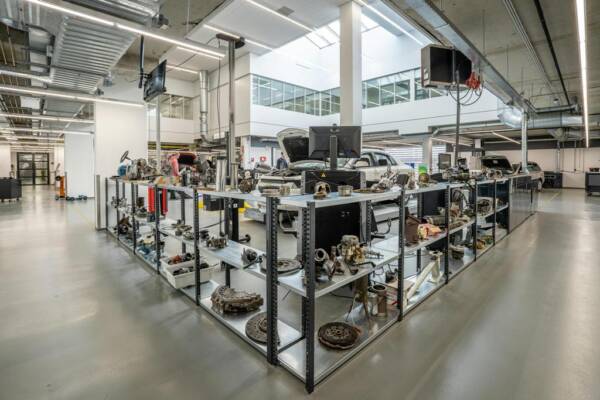 Industrial Machines & Tools