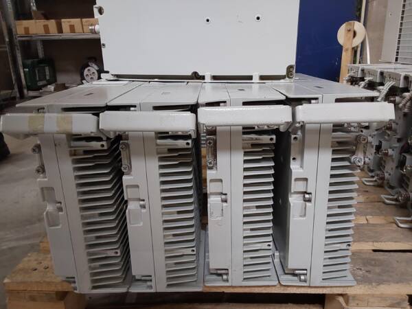 Communications Equipment - Image 2